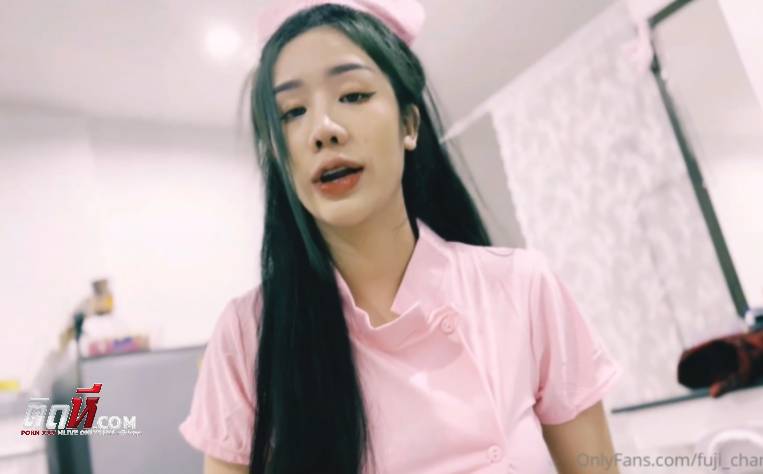 Onlyfans Fuji_chan พยาบาลฟูจิ มารีดน้ำไล่ไข้ ควักควยออกมาโม๊คเสียวๆ แล้วขึ้นขย่มเย็ดคาชุดพยาบาล โดนแตกในน้ำเต็มหี