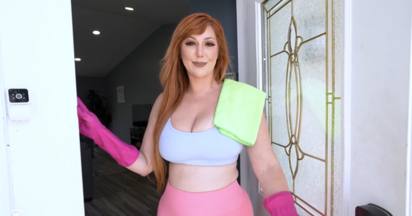 Porn mylf Lauren Phillips xxx แม่บ้านชั่วคราวรับไม่ได้ เห็นลูกนายจ้างชักว่าวโชว์ เลยจับเย็ดเลยเงี่ยนดีหนัก