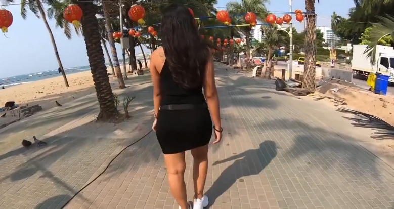 หนังโป๊ไทย ThaiSwinger หาดพัทยา สาวไทยช่วงล่างใหญ่รับแรงกระแทกได้ดี โดนซื้อตัวไปกระหน่ำ
