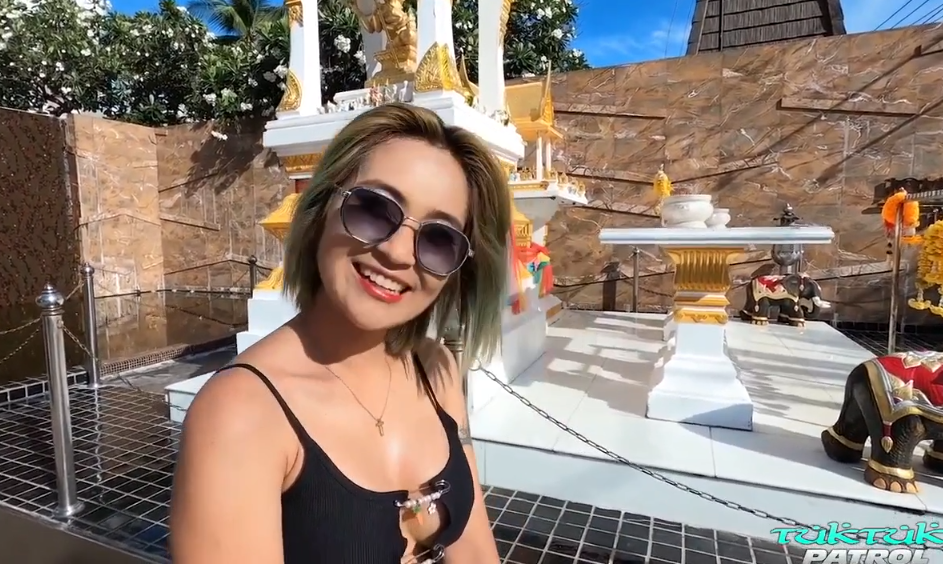 หนังโป๊ไทย สาวพัทยา  TukTukPatrol น้องซิน นัดกันริมหาด พอถอดเสื้อผ้าออกหมดก็ดูน่าเย็ดไม่เบา โดนเสียบสด ชักน้ำแตกใส่ปาก